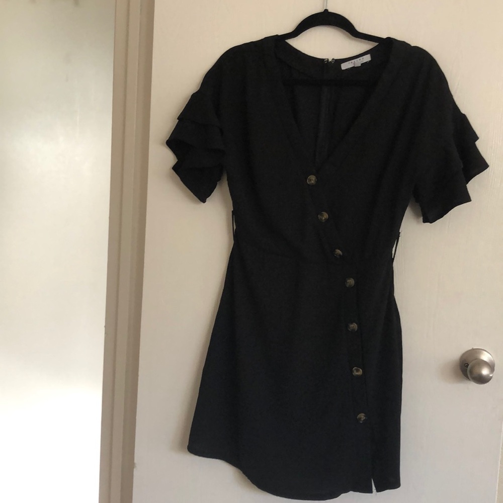 Black ruffled sleeves dress
